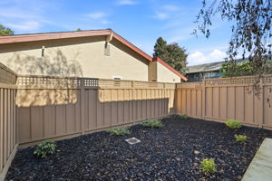 035_f8_2105 Rancho McCormick Blvd