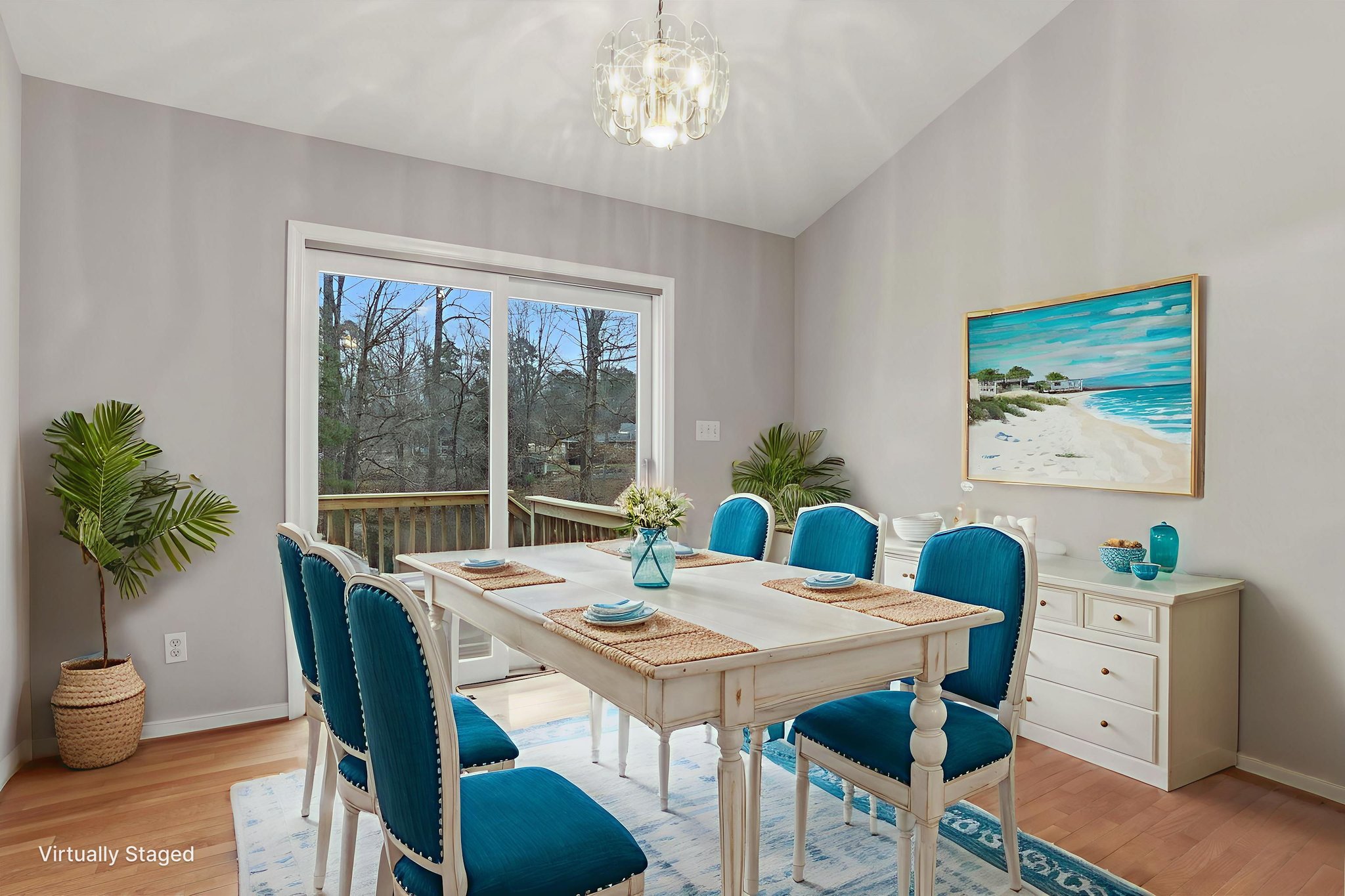 11-Dining Room virtually staged.jpeg