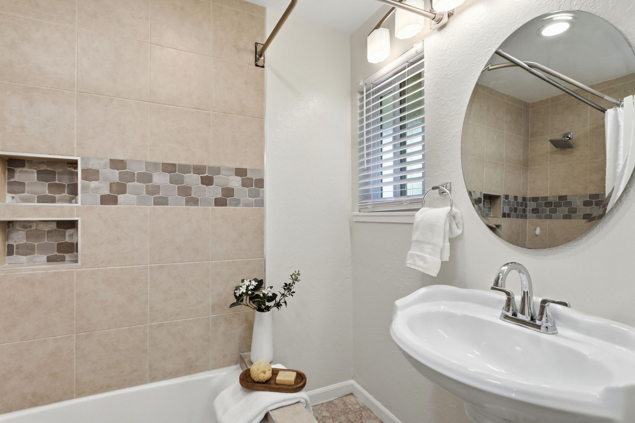 033_F8_21068 White Fir Ct