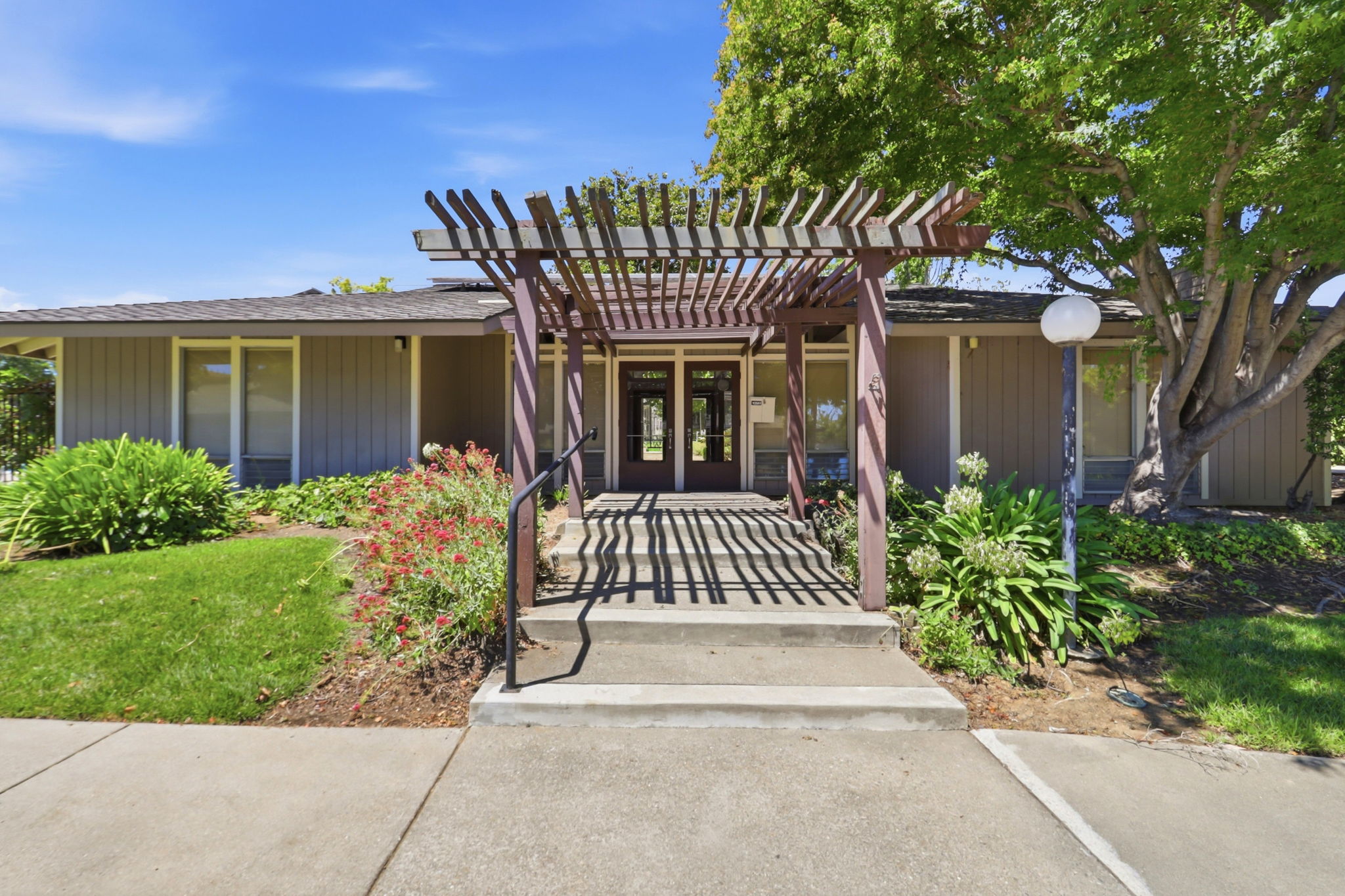 044_F8_21068 White Fir Ct