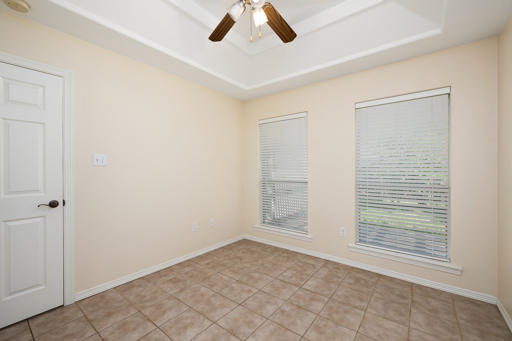 2107 E 25th St, Mission, TX 78574, USA Photo 8
