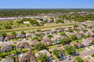 2107 E 25th St, Mission, TX 78574, USA Photo 23