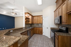 2107 E 25th St, Mission, TX 78574, USA Photo 5
