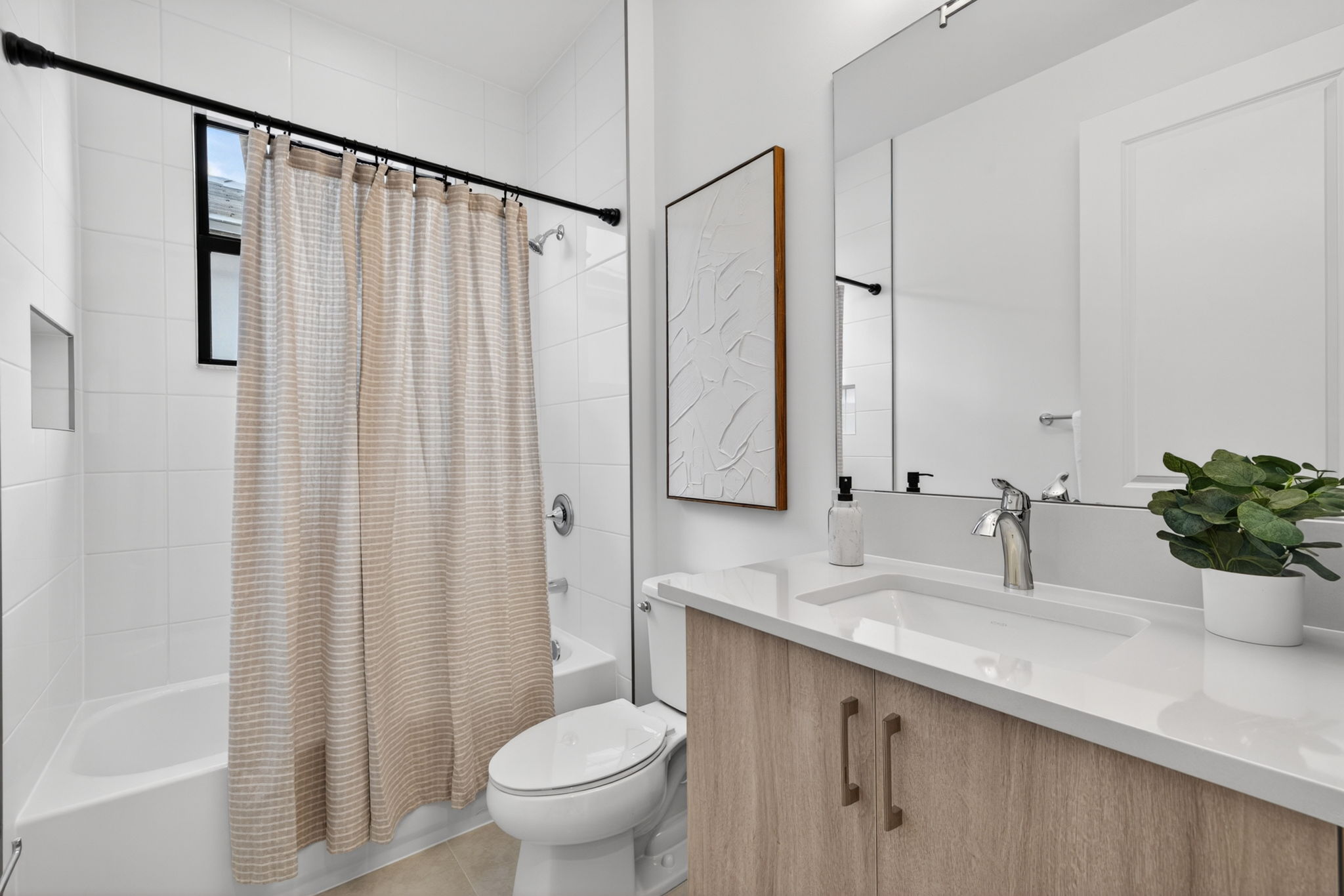 Guest Bathroom 3