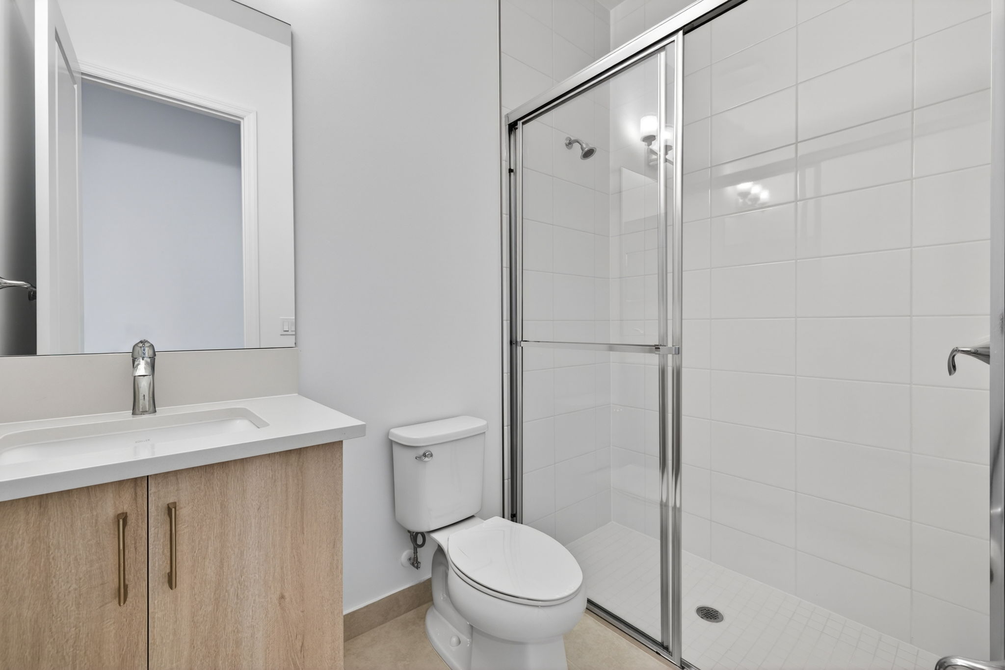 Guest Bathroom 4