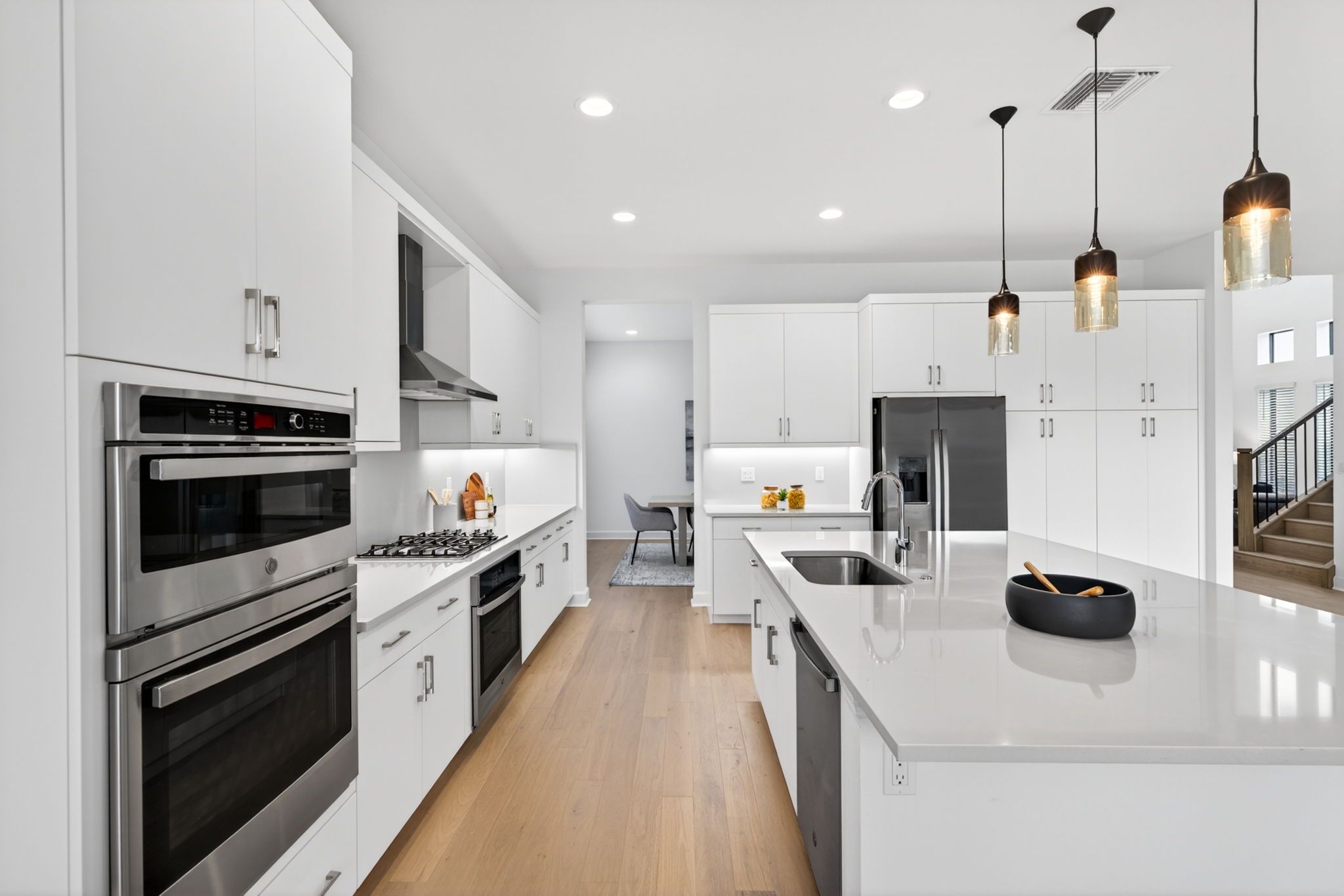 Kitchen 1 of 5