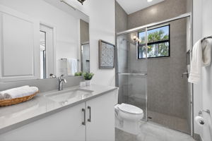 Guest Bathroom 5