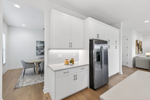 Kitchen 3 of 5
