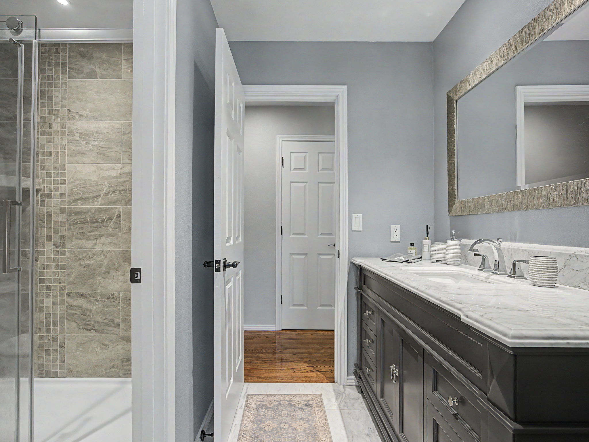 Jack n Jill bath shared with 3rd bedroom