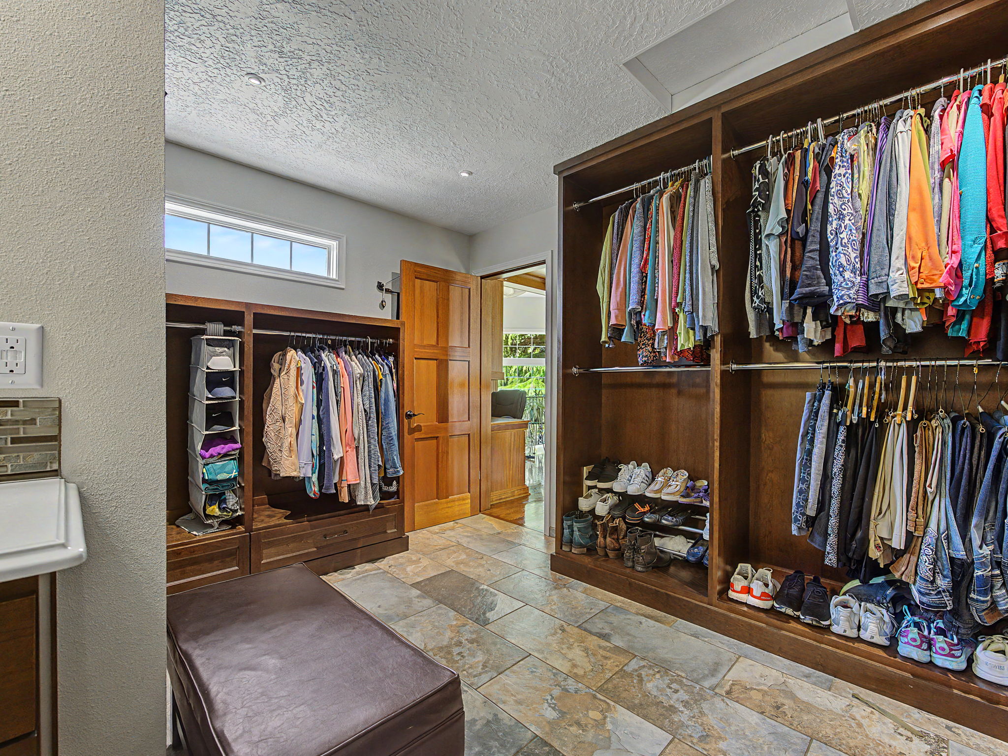 Walk-in closet/Dressing room with Heated floors