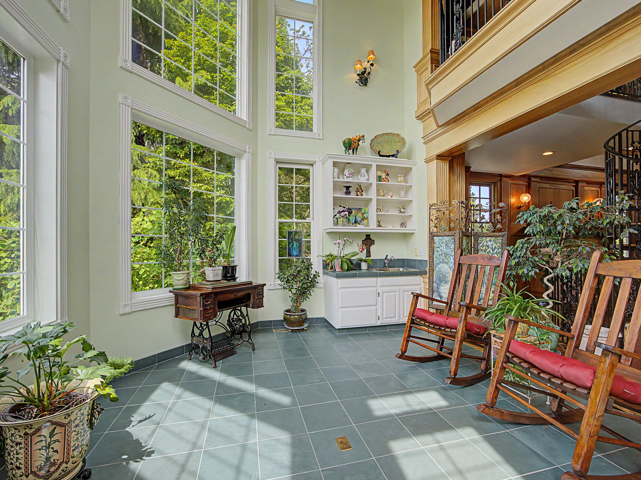 Sunroom with Built ins and sink - Perfect for your Xmas tree!