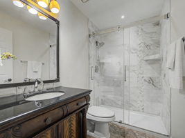 2nd bedroom - private bathroom