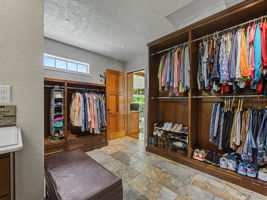 Walk-in closet/Dressing room with Heated floors