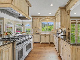 Chef's kitchen - Gas Dacor Double Oven and Farm sink