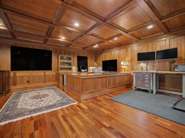 Private office, Exercise room, Studio - Lower floor