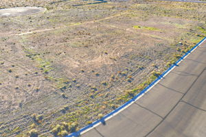 Photo 0