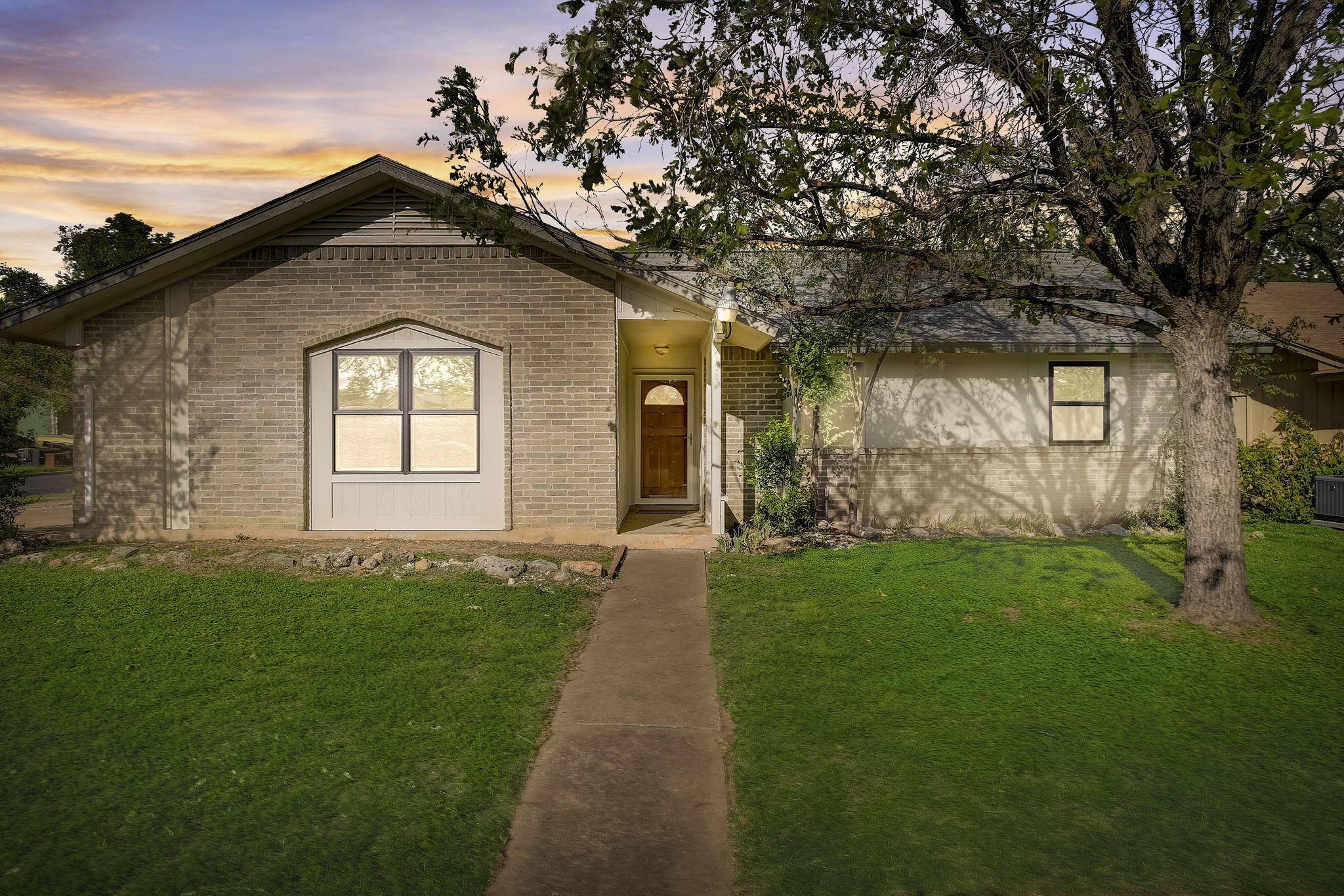 Singletree Ave - VT-001