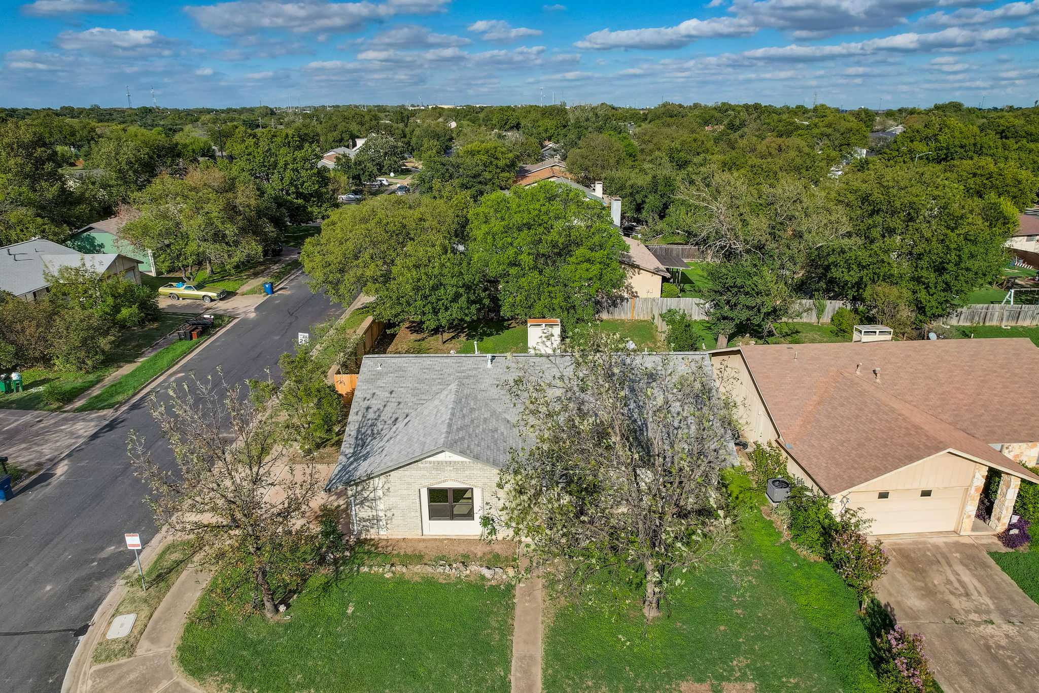 Singletree Ave-050