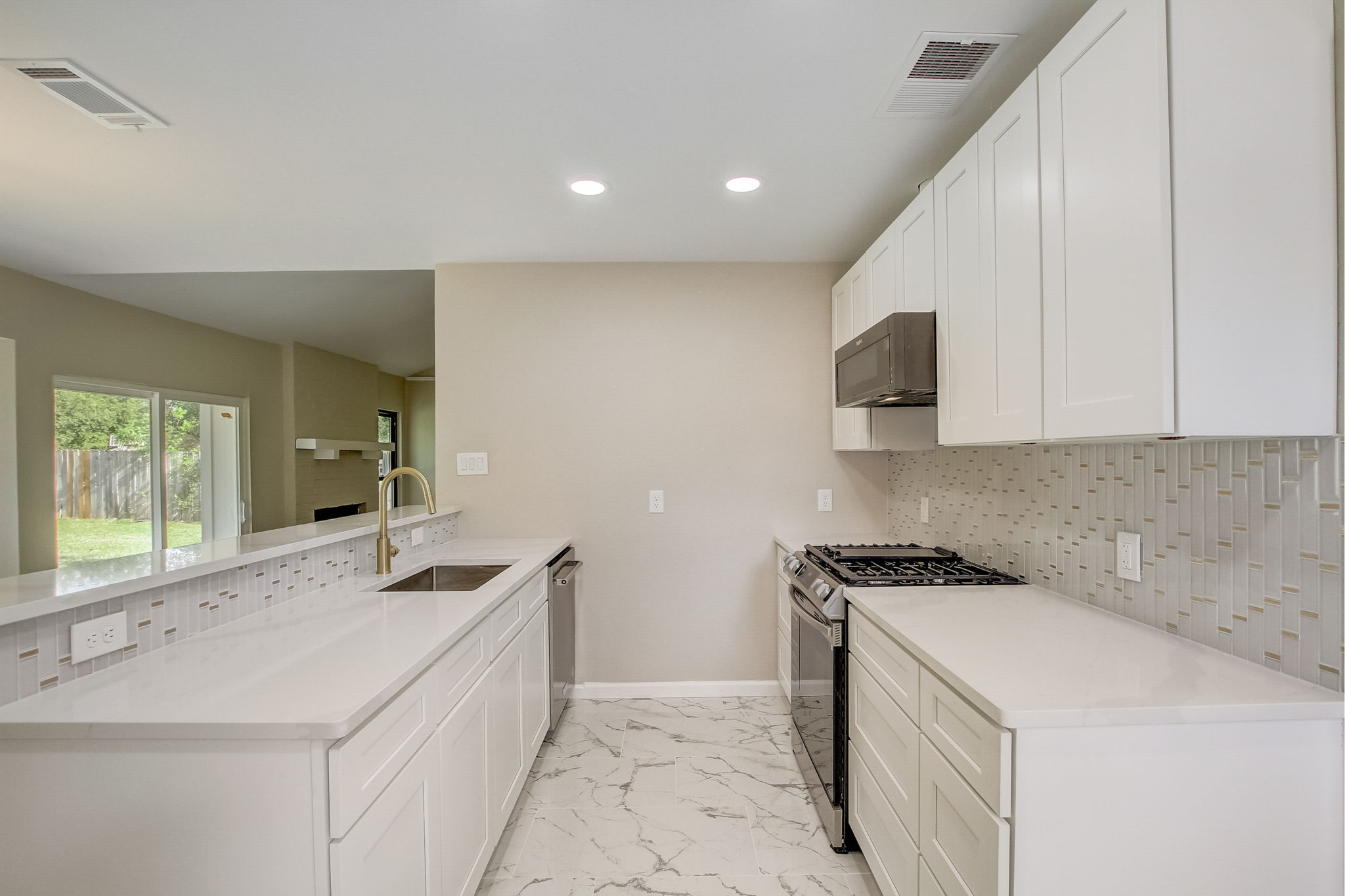 Singletree Ave-014