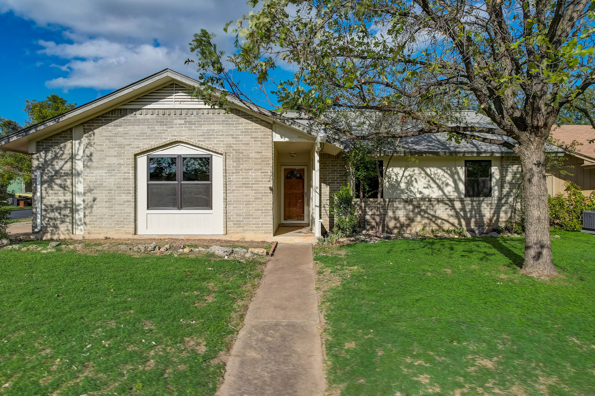 Singletree Ave-046
