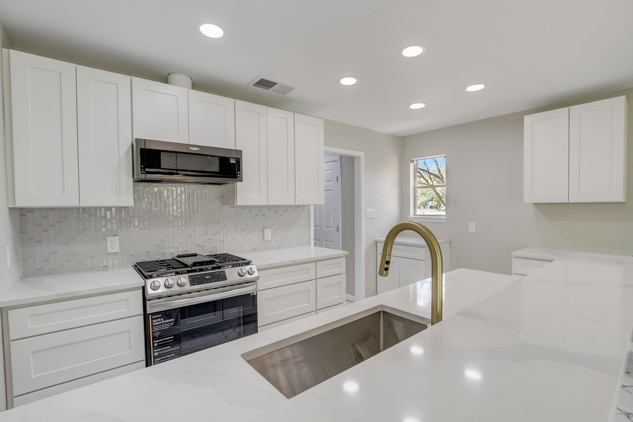 Singletree Ave-016