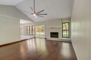 Singletree Ave-007