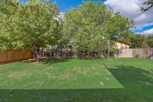 Singletree Ave-033