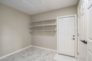Singletree Ave-018