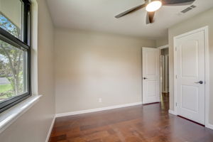 Singletree Ave-030