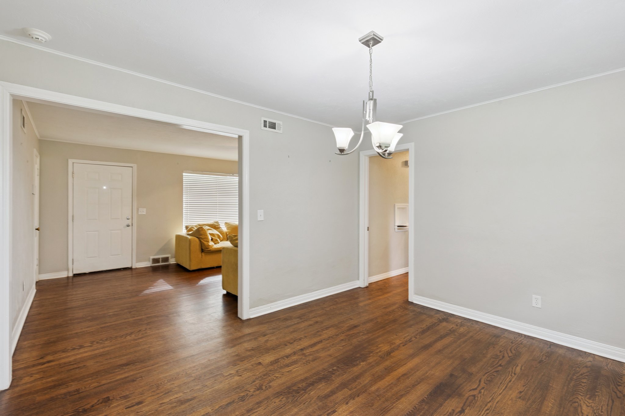 2109 N Warren Ave_017.jpg