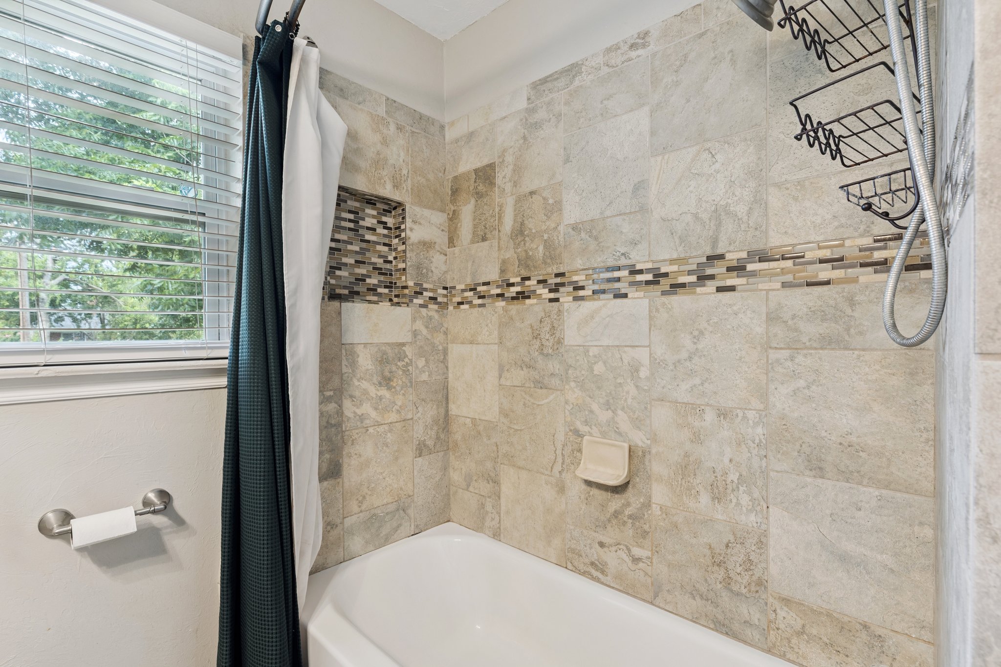 2109 N Warren Ave_022.jpg