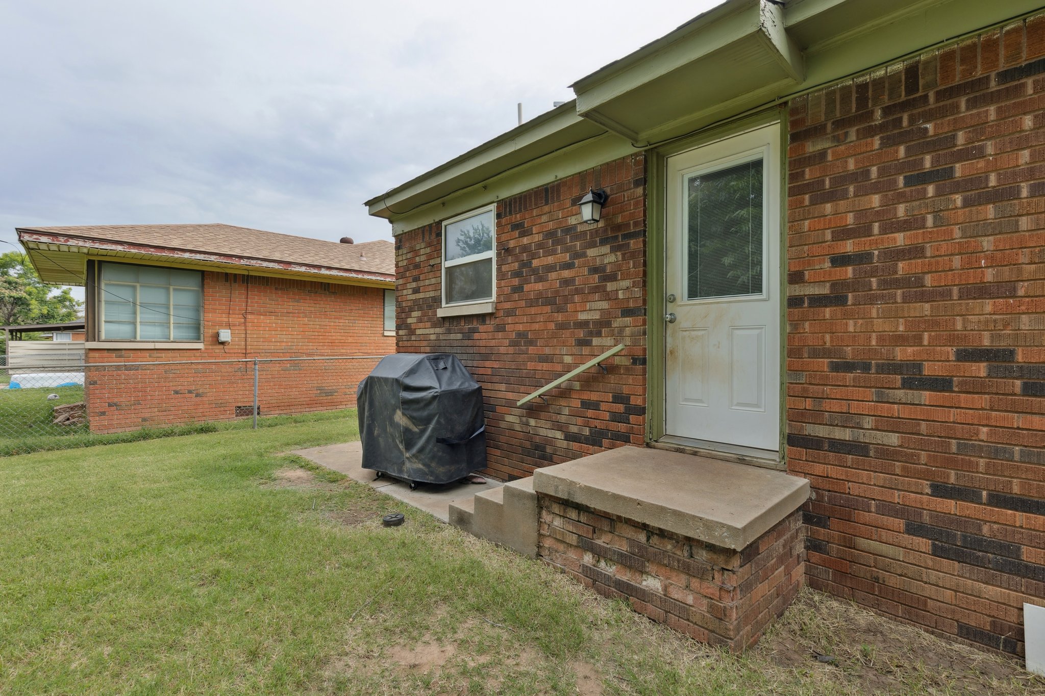 2109 N Warren Ave_026.jpg