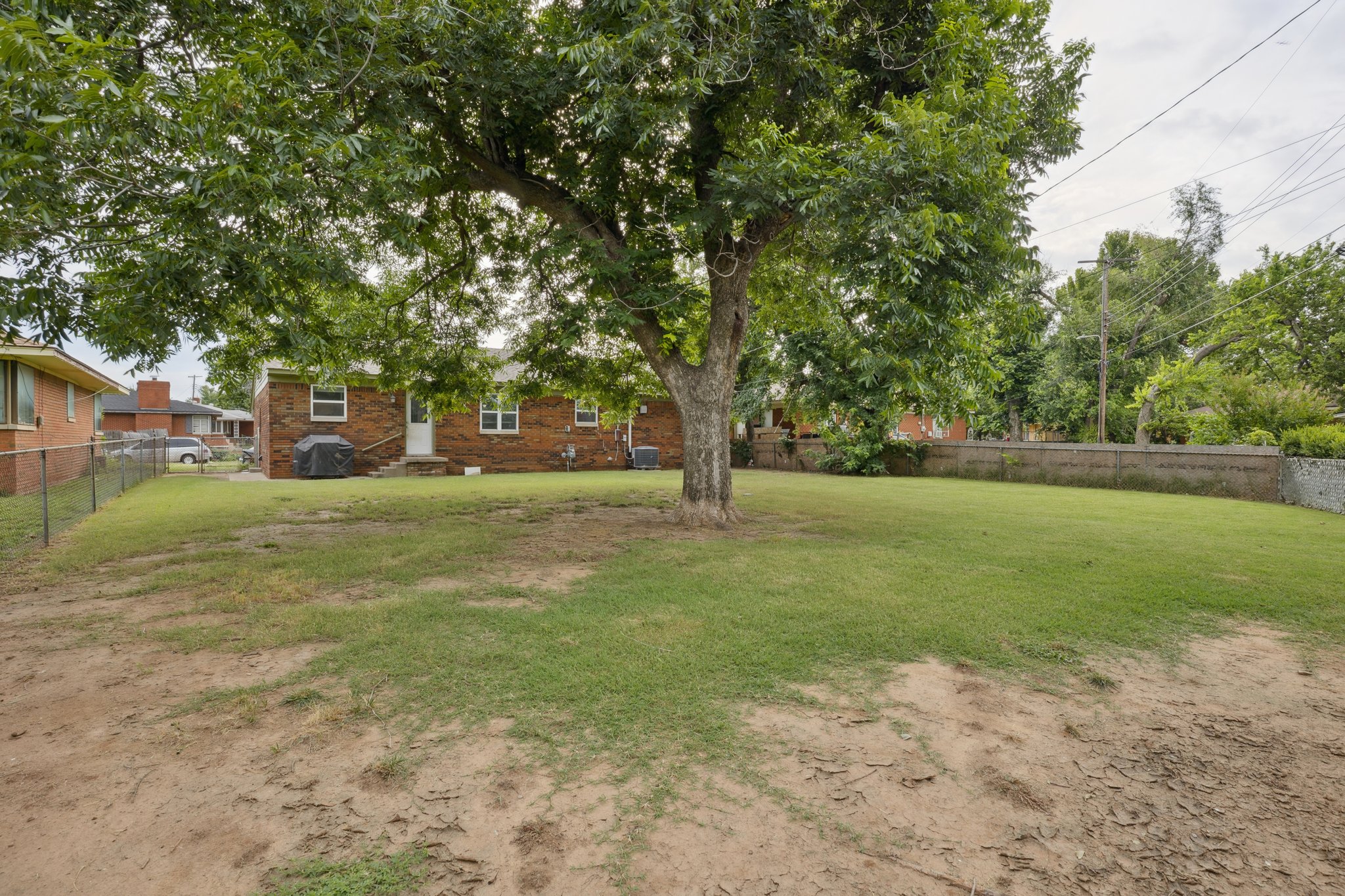 2109 N Warren Ave_028.jpg