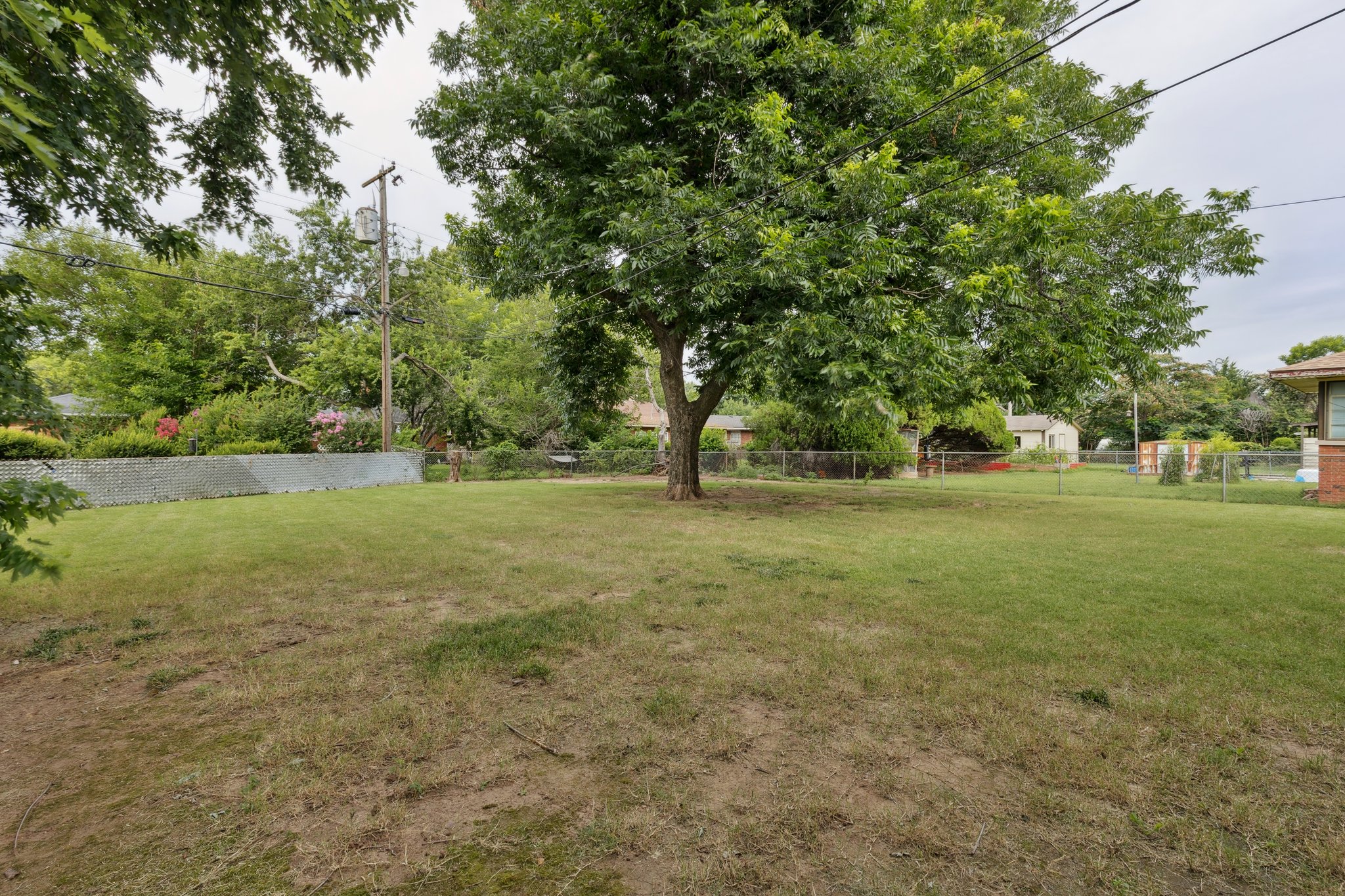 2109 N Warren Ave_030.jpg