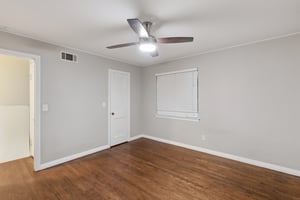 2109 N Warren Ave_025.jpg
