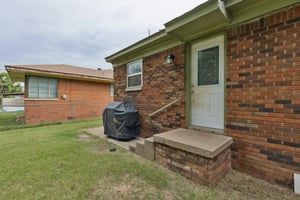 2109 N Warren Ave_026.jpg