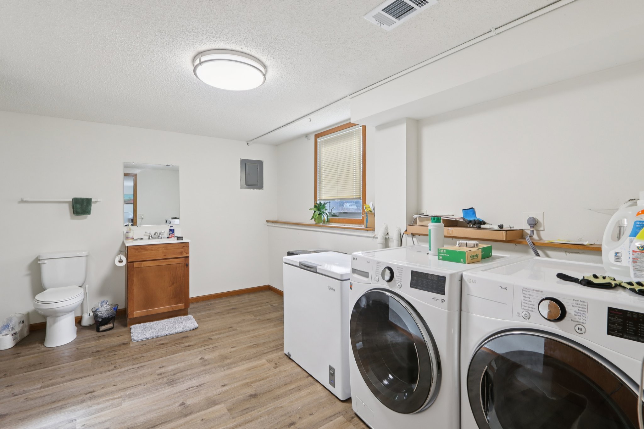 211-213 W Garfield Street-S2211-038.jpg