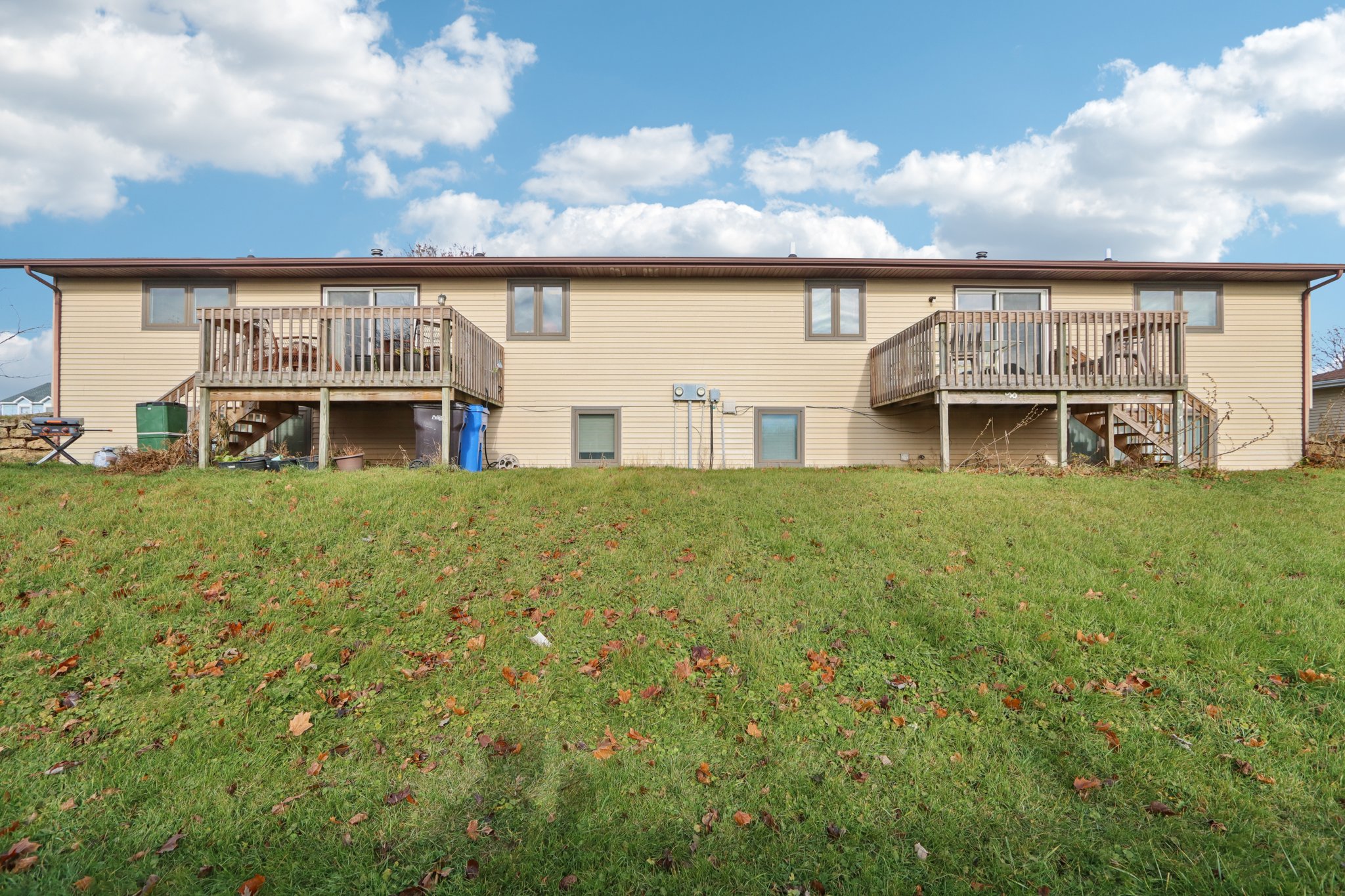 211-213 W Garfield Street-S2211-043.jpg