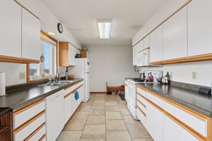 211-213 W Garfield Street-S2211-019.jpg