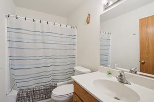 211-213 W Garfield Street-S2211-023.jpg