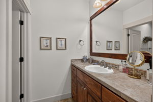  Photo 47