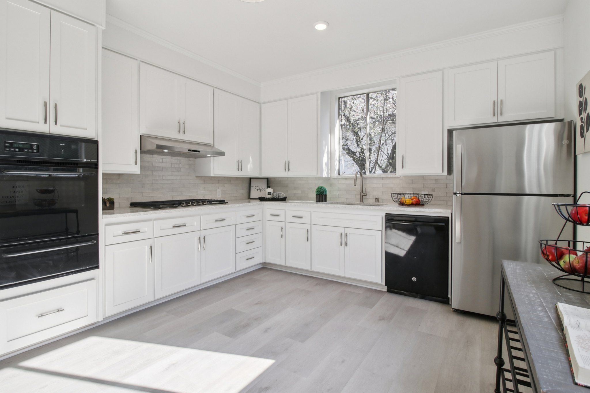 Delfino Ave-S0402-015.jpg