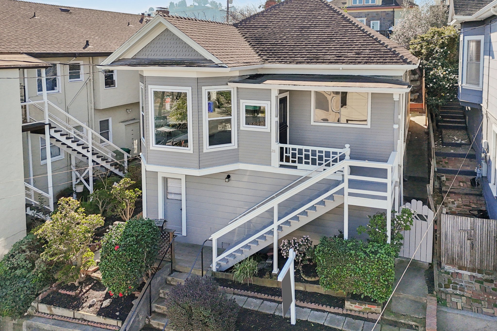 Delfino Ave-S0402-032.jpg