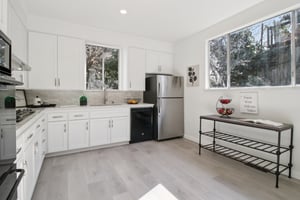 Delfino Ave-S0402-014.jpg