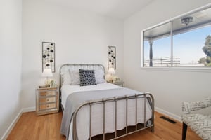 Delfino Ave-S0402-017.jpg