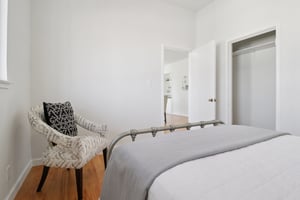 Delfino Ave-S0402-018.jpg