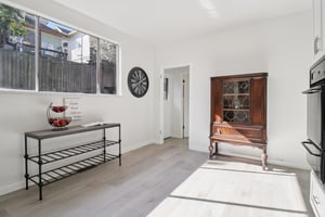 Delfino Ave-S0402-024.jpg