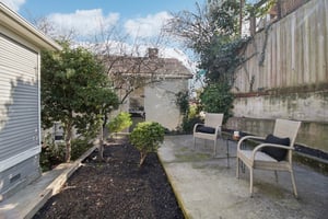 Delfino Ave-S0402-029.jpg