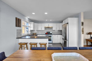 Kitchen with Breakfast Bar
