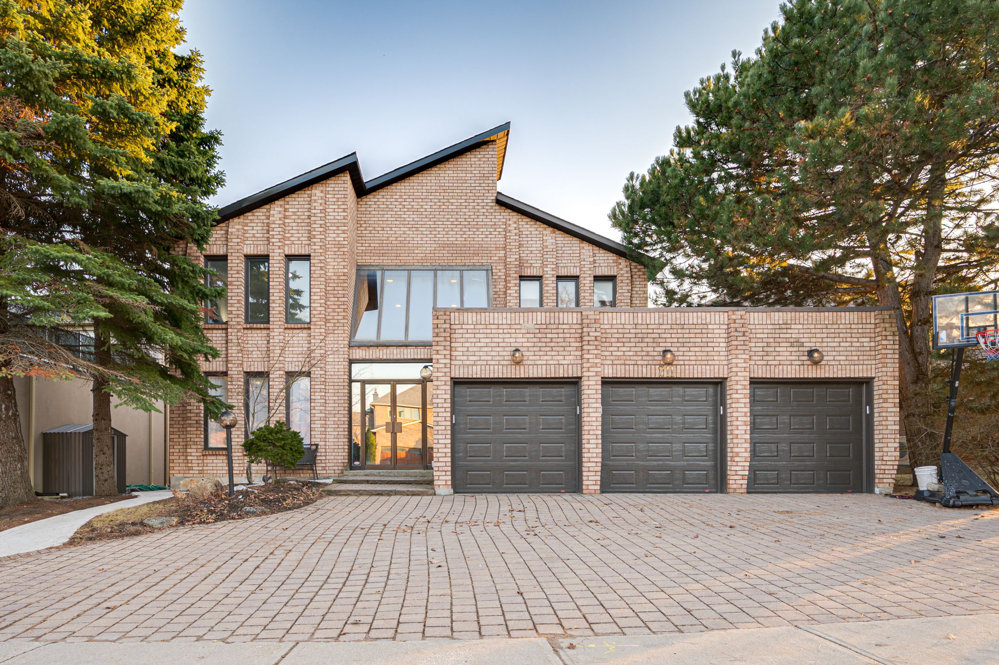 211 Franklin Ave Vaughan, ON L4J 7L4